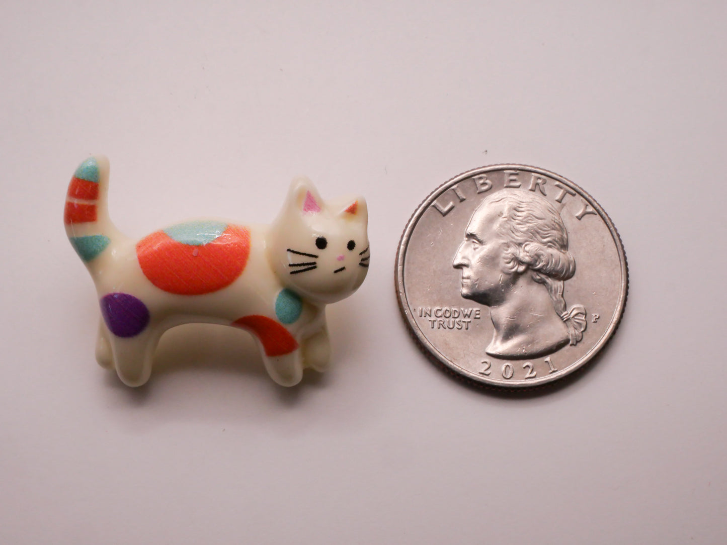 Cat Kitty Markings Plastic Set of Five Buttons 23x30mm