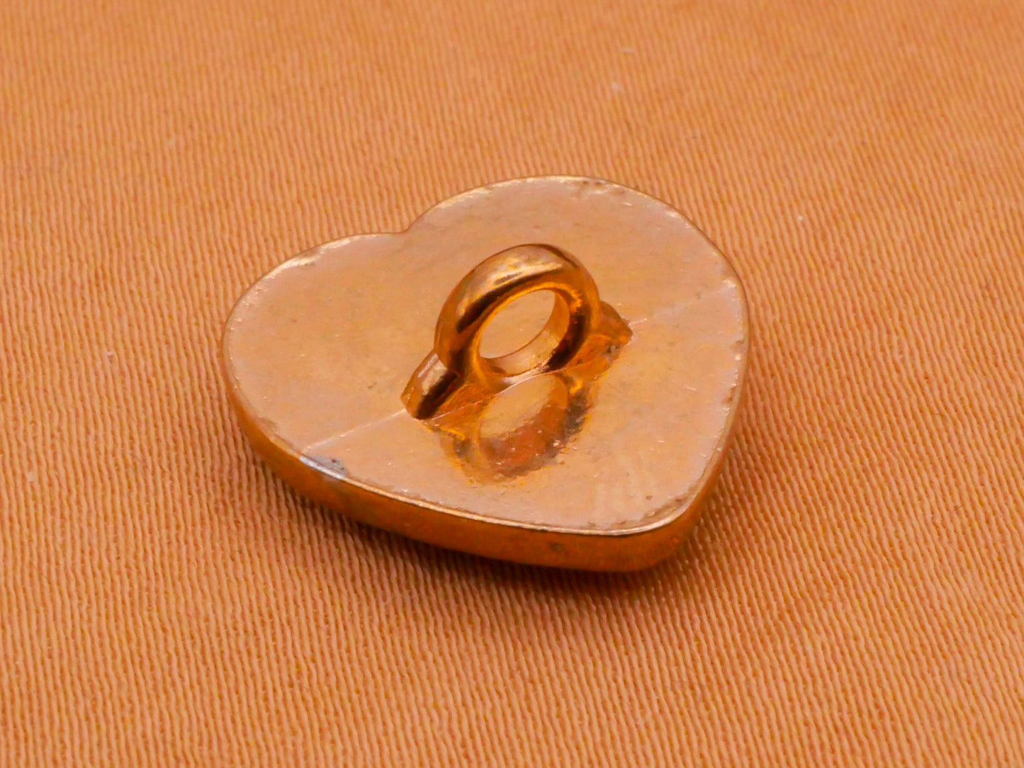Lucky in Love Horseshoe Heart Enamel Metal Button 16mm