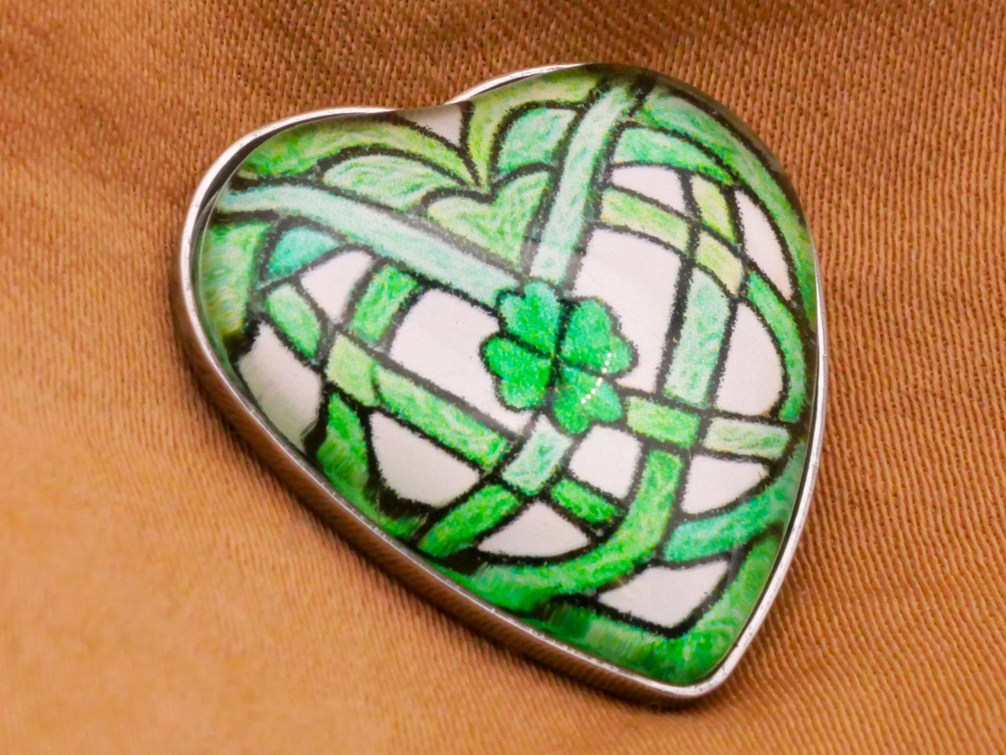 Heart Clover Celtic Design Plastic Metal Button 21mm