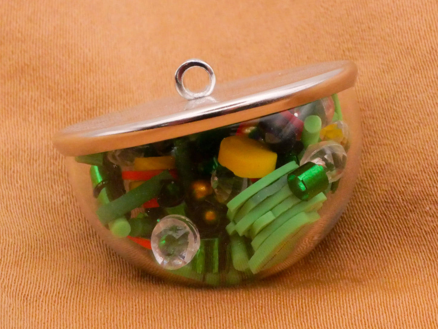 Pot of Gold Moveable Rainbow Leprechaun Plastic Metal Dome Button 27mm