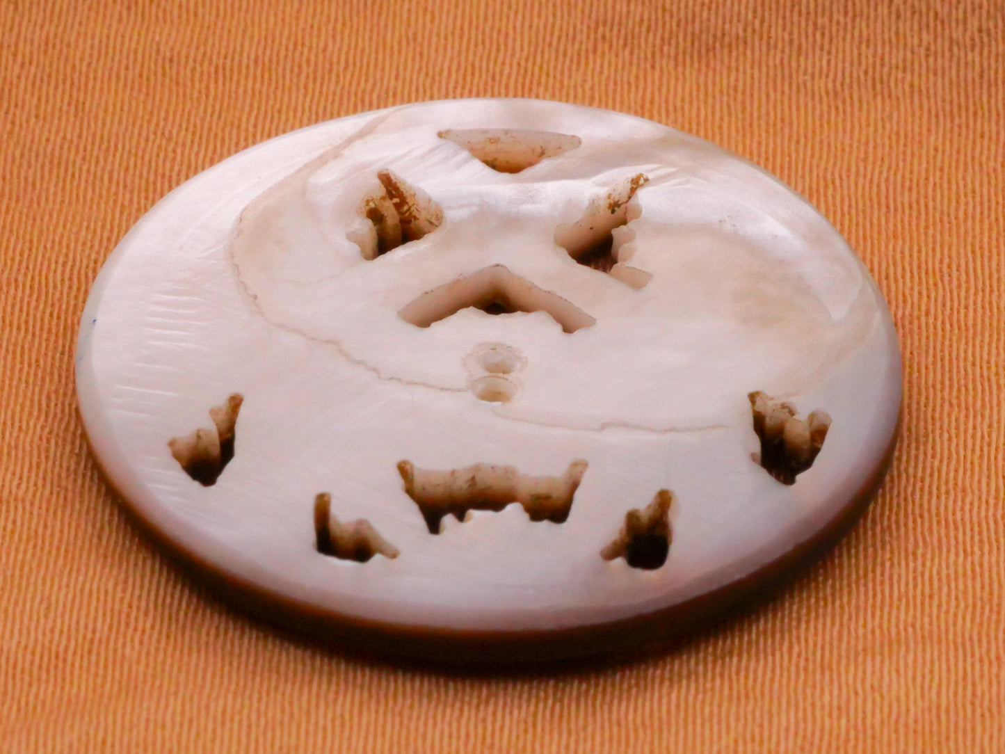 Bird Friends Lovebirds Branches Carved Smoky Mother of Pearl Button 27mm
