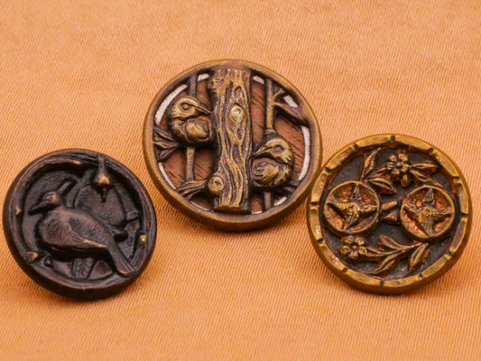 Bird Friends Victorian Metal Button Various 14-17mm