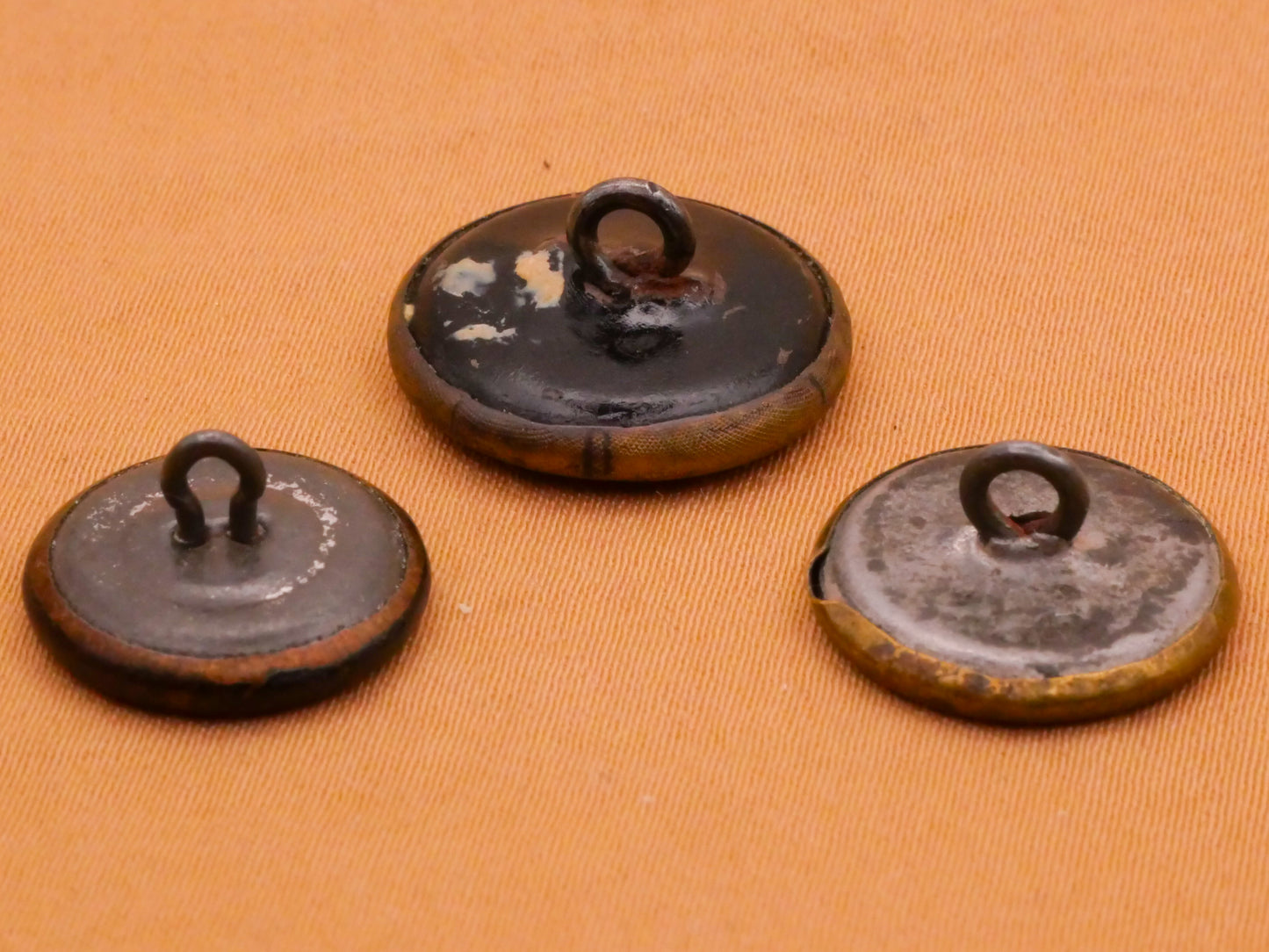 Bird Friends Victorian Metal Button Various 14-17mm