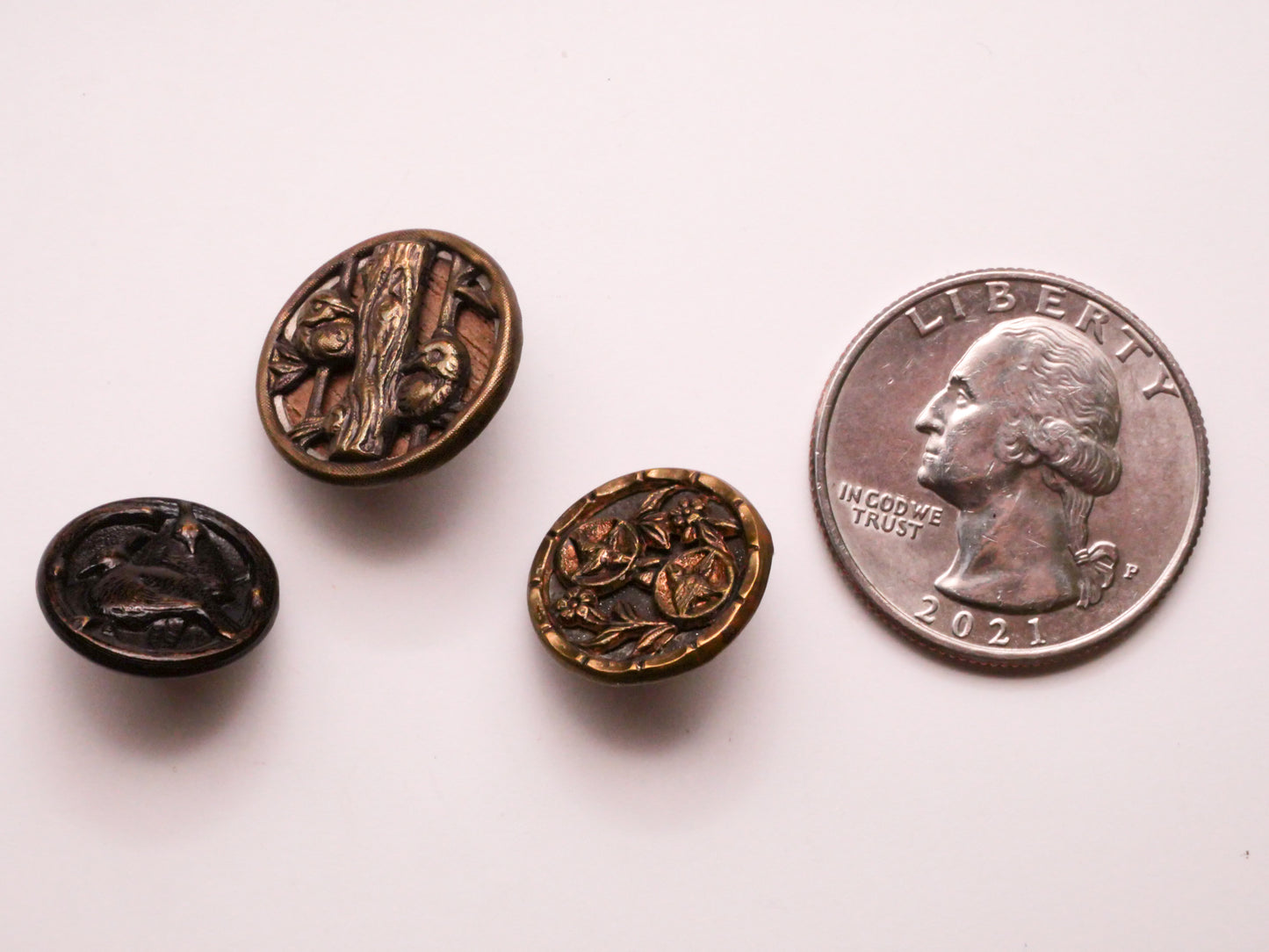 Bird Friends Victorian Metal Button Various 14-17mm