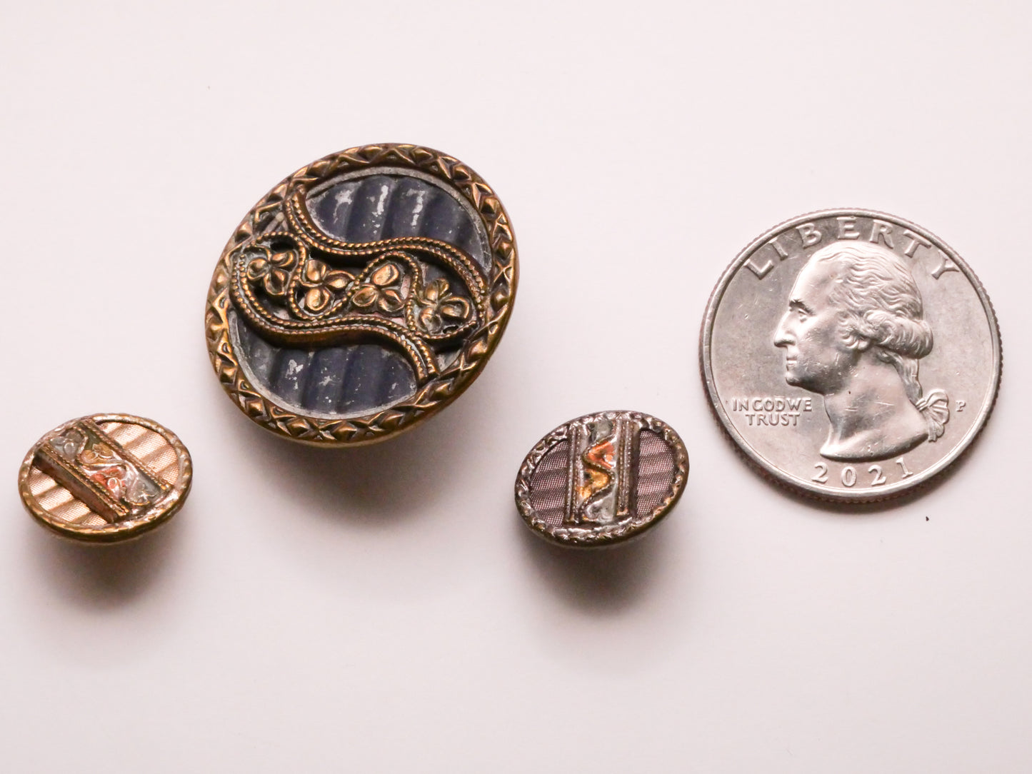 Leaf Garland Wavy Back Victorian Metal Button Various 14-26mm