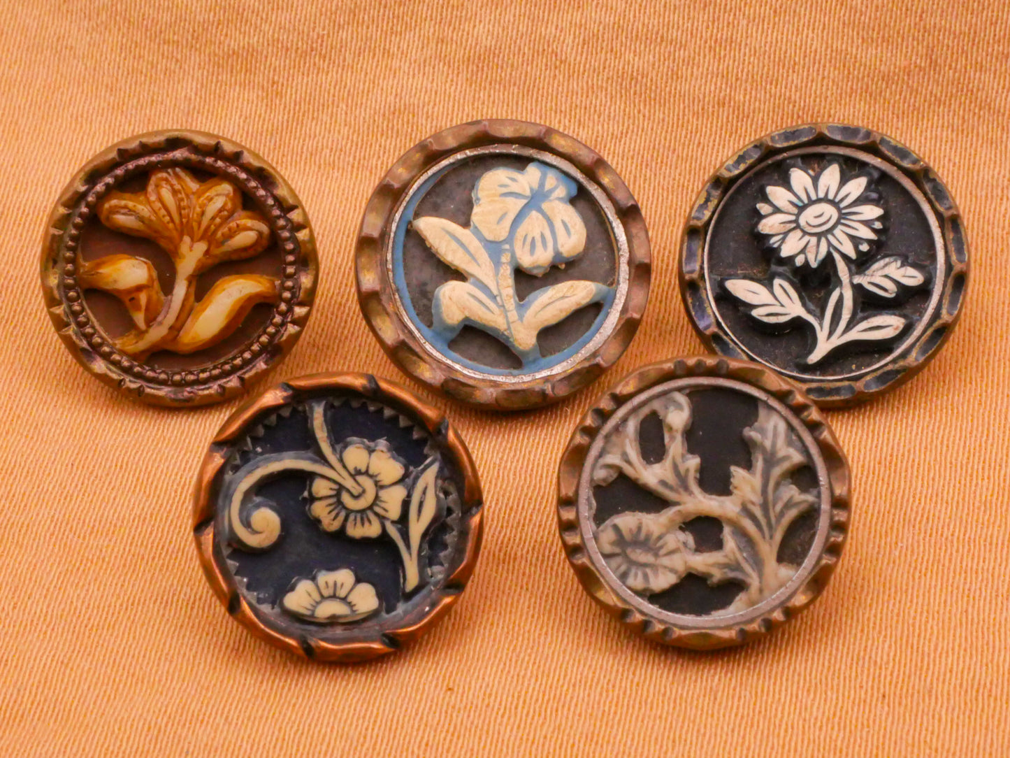 Flower Floral Ivoroid Victorian Celluloid Early Plastic Button Various 14-15mm