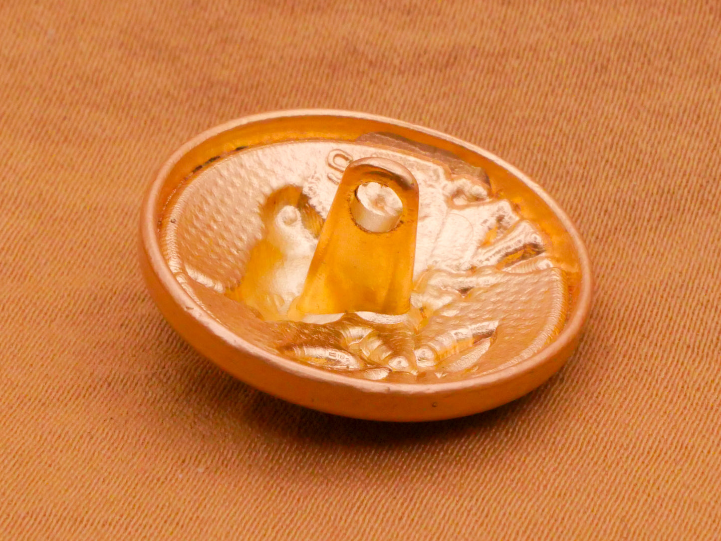 Bird Branch Champagne Soft Gold Button 22mm