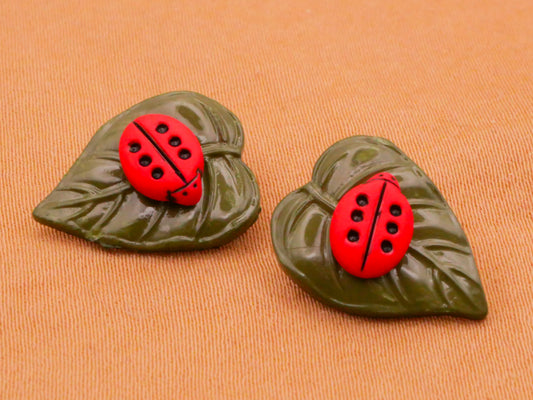 Ladybug Ladybird Leaf Snap-Together Vintage Plastic Pair of Buttons 13x17mm