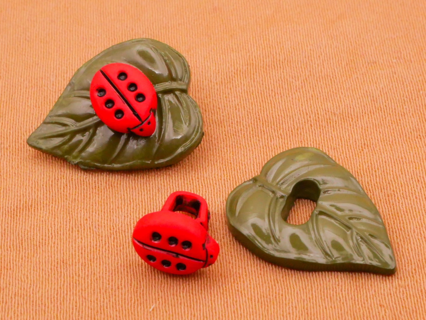 Ladybug Ladybird Leaf Snap-Together Vintage Plastic Pair of Buttons 13x17mm