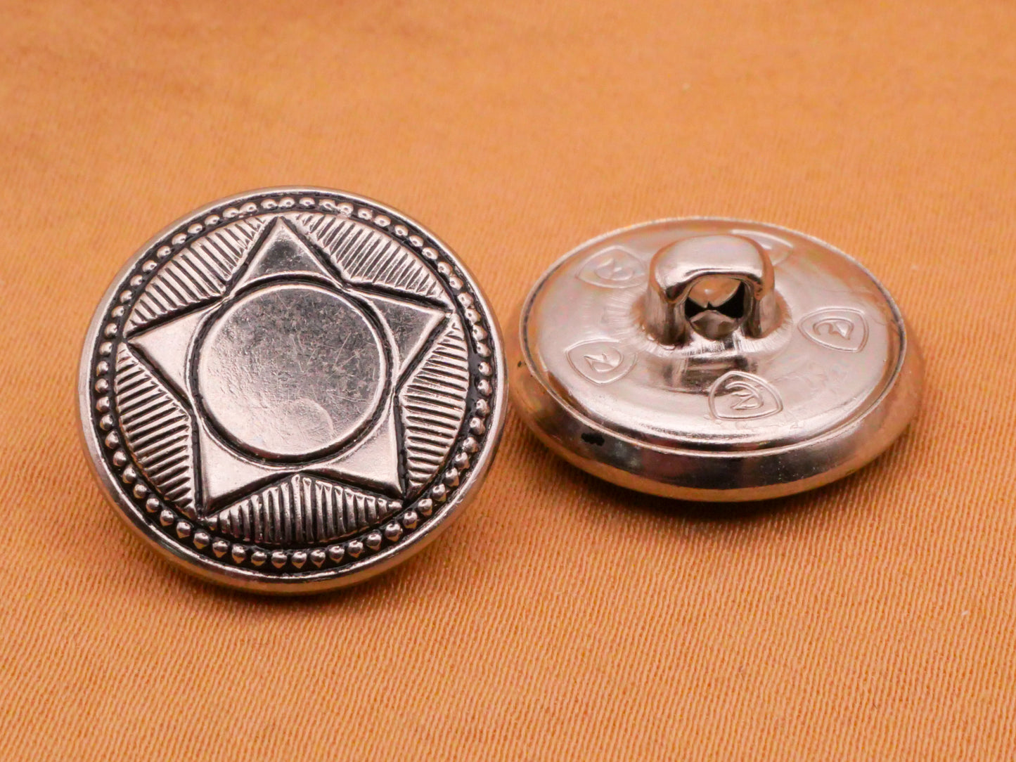 Star Western Vintage Silver Metal Pair of Buttons 18mm