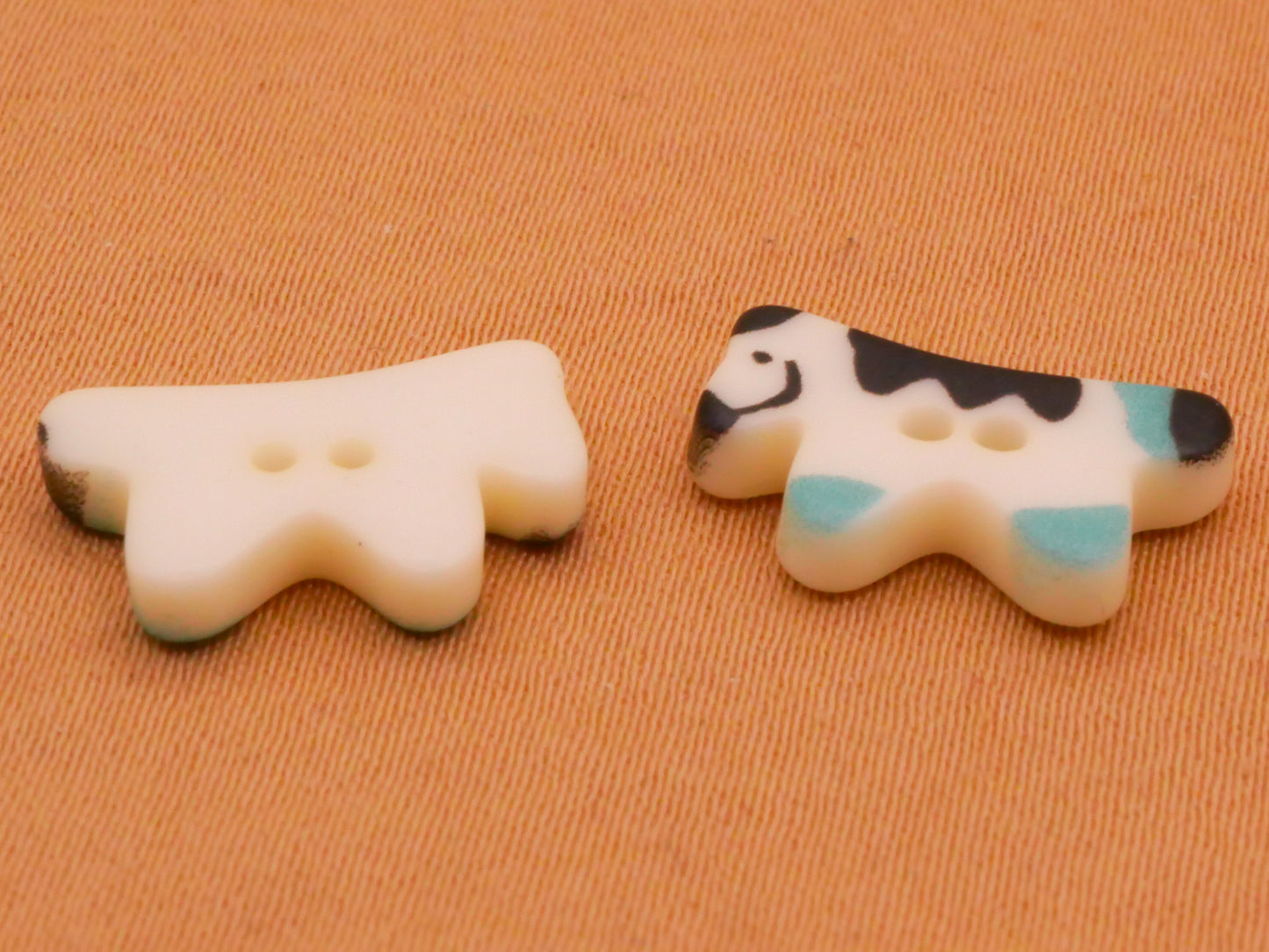 Horse Plastic Sew-Thru Set of Five Buttons 9x15mm