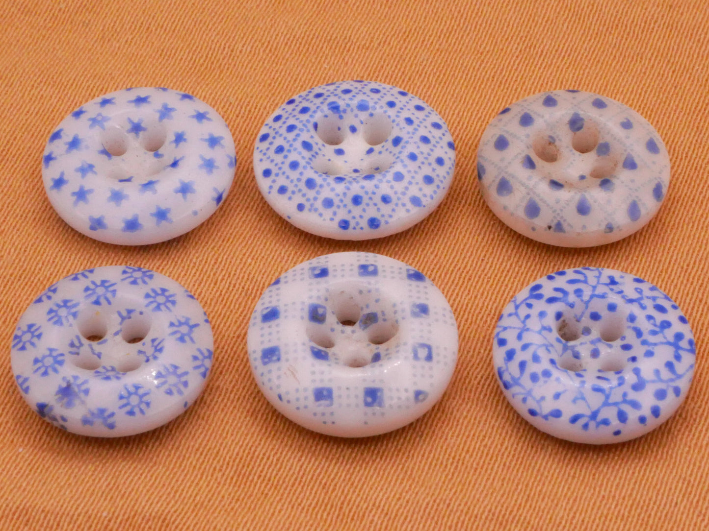 Blue Calico Pattern Glass China Button Various 11-12mm