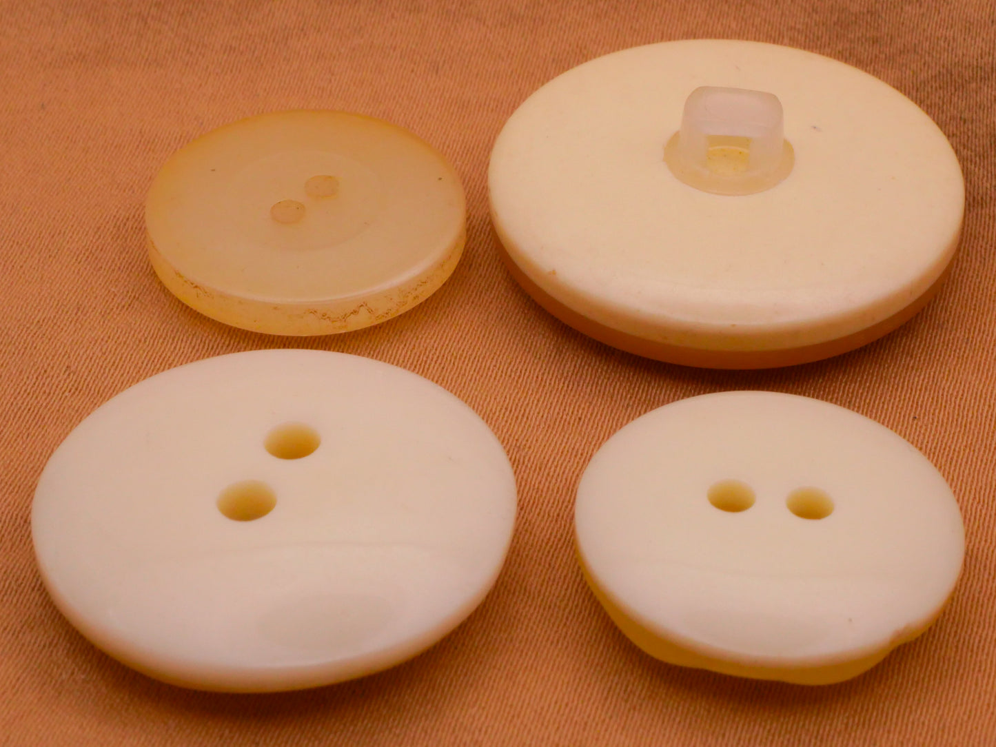 Pearlized Ivory Plastic Button Various 19-28mm