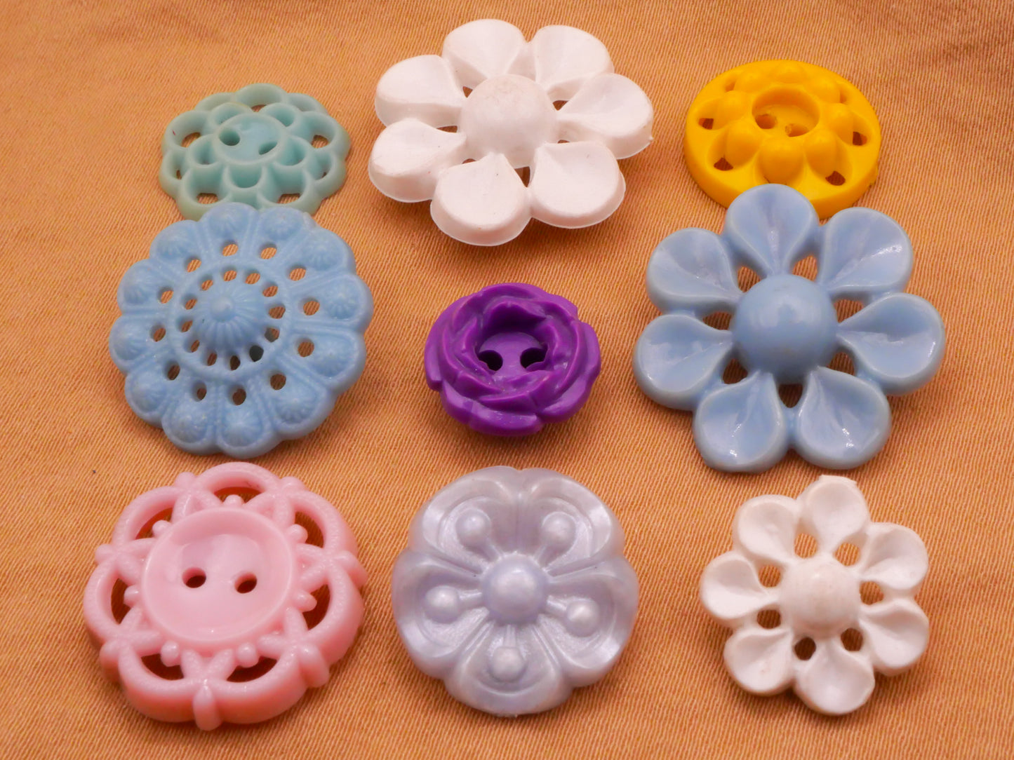 Flower Housecoat Vintage Early Plastic Button Various 12-22mm