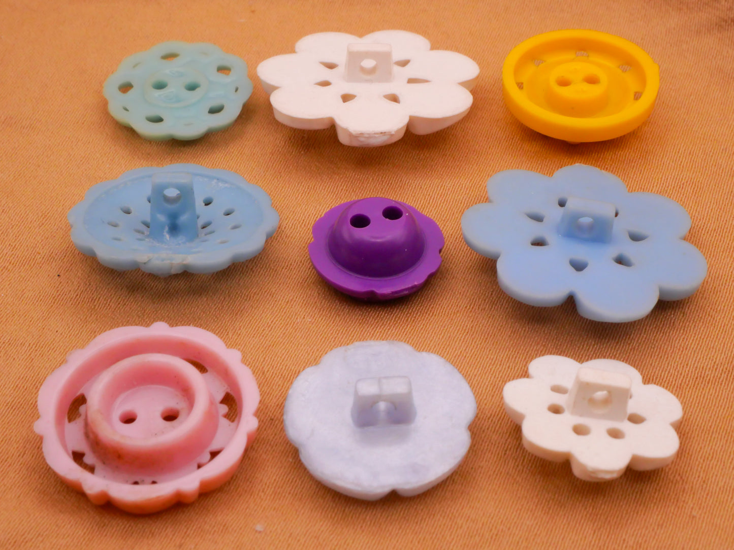 Flower Housecoat Vintage Early Plastic Button Various 12-22mm