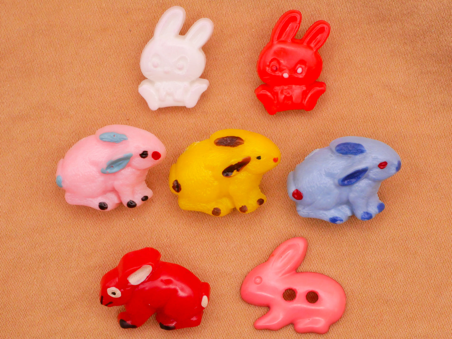 Bunny Rabbit Vintage Goofie Goofy Plastic Button Various 12-19mm
