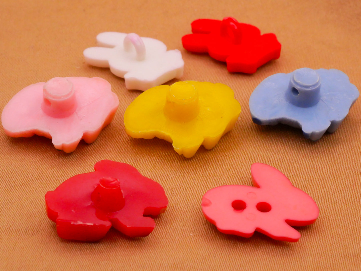 Bunny Rabbit Vintage Goofie Goofy Plastic Button Various 12-19mm
