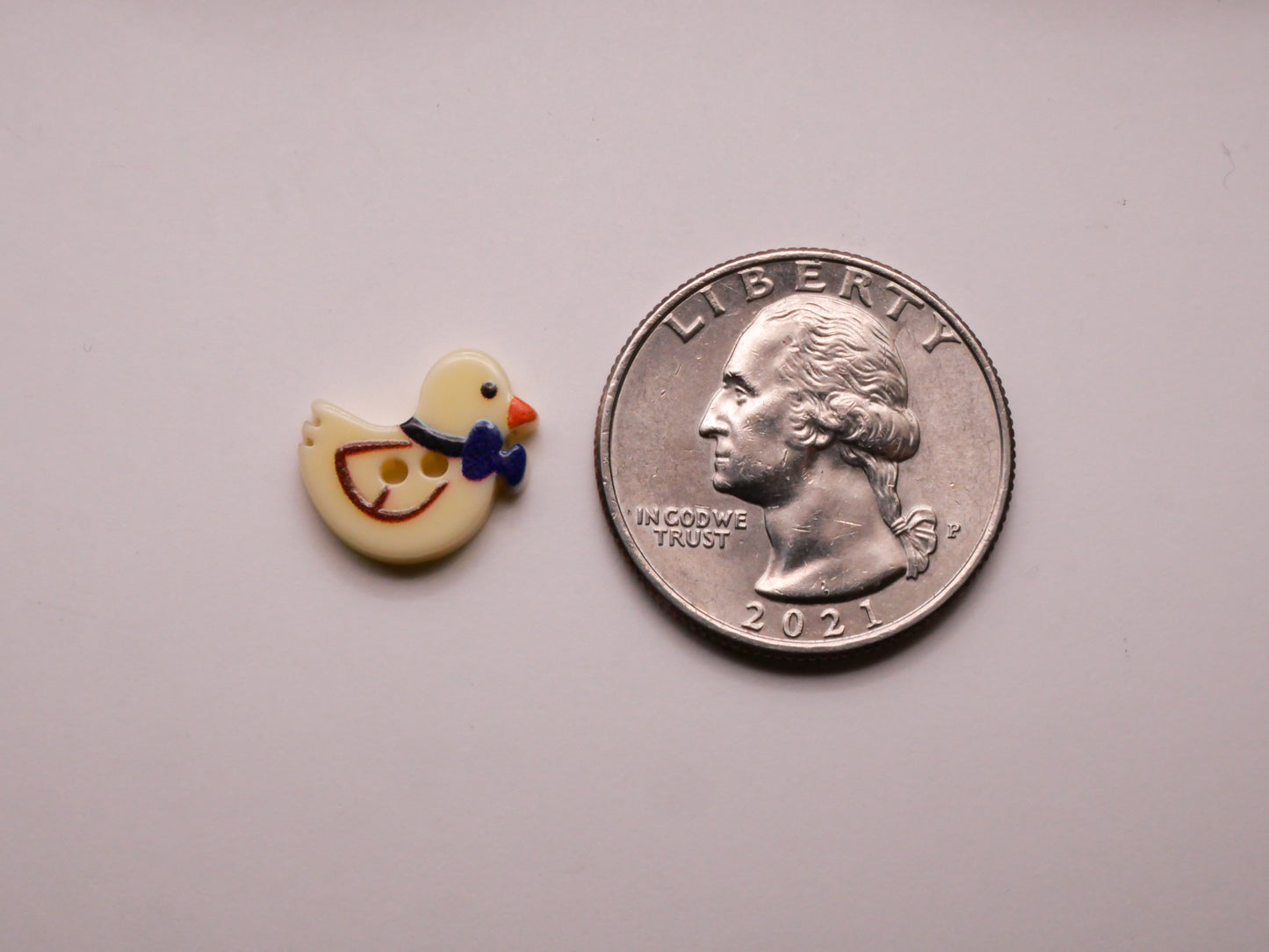 Chick Bowtie Plastic Set of Five Buttons 13mm
