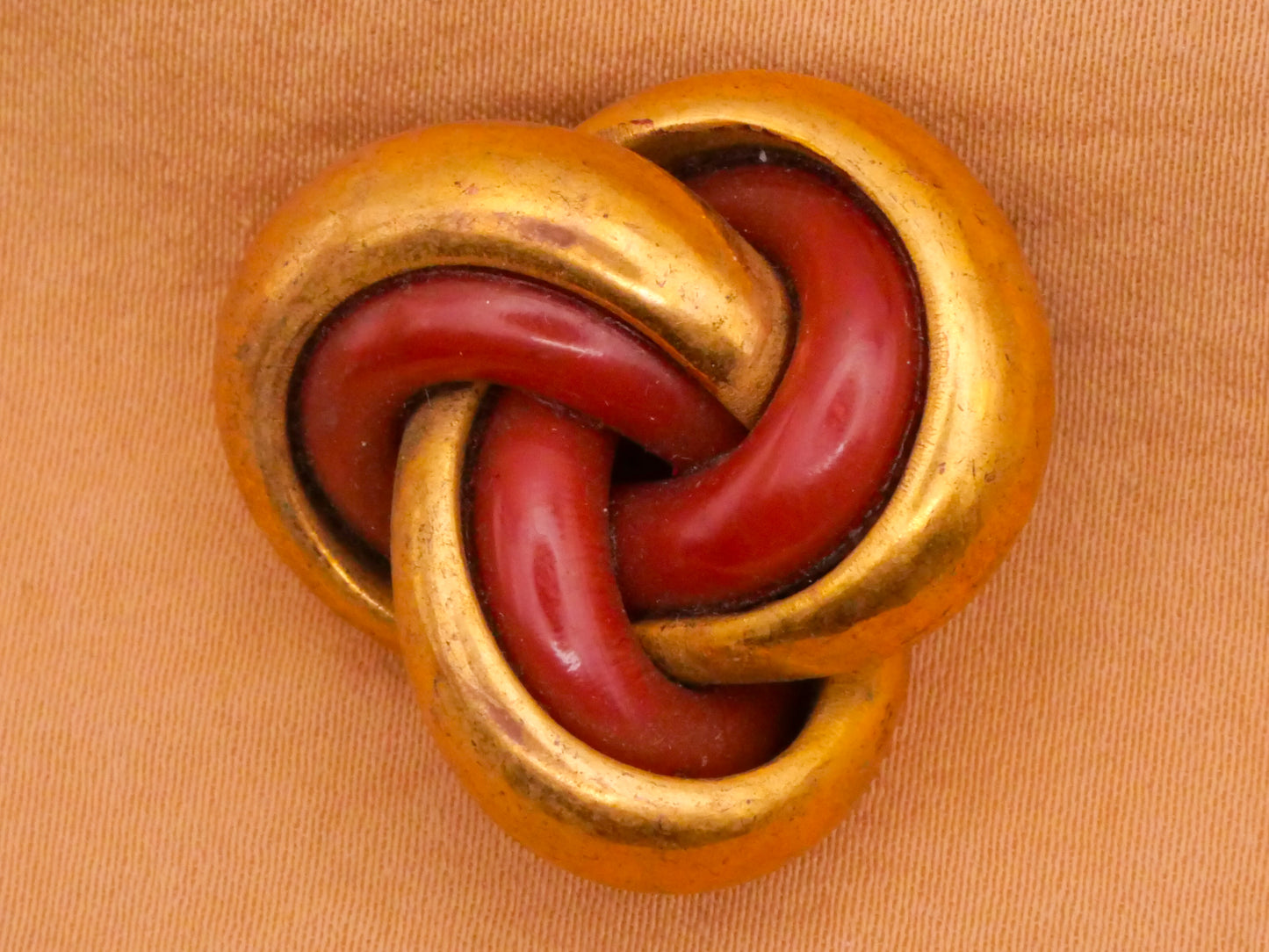 Trinity Knot Extruded Celluloid Early Plastic Button 26x27mm