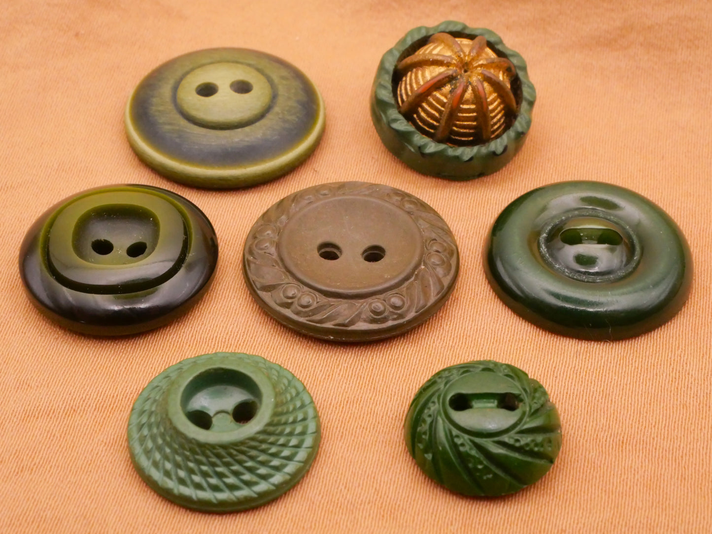 Green Vintage Plastic Button Various 12-19mm