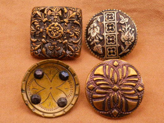 Clover Flower Victorian Metal Button Various 17-18mm