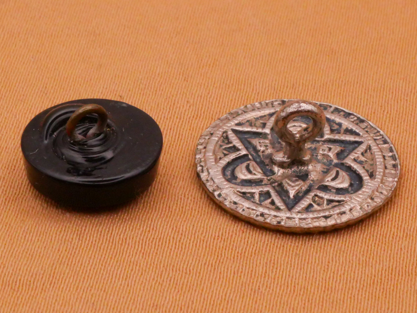 Celtic Trinity Knot Triad Glass or Metal Button Various 11-17mm