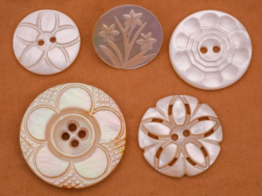 Flower Carved Mother of Pearl Shell Button Various 18-28mm