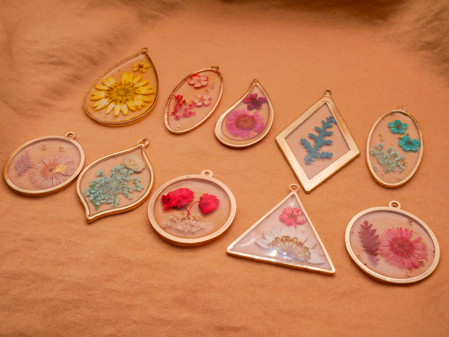Habitat Real Flower Plastic Resin Pendant Charm Embellishment Various 21-55mm