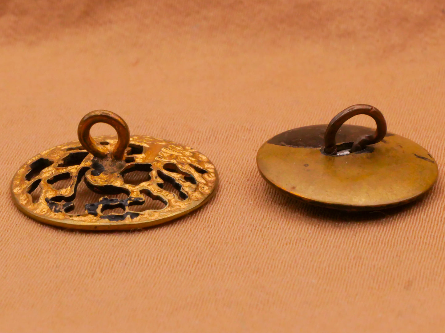 Girl Fence Scene Metal Victorian Picture Button Various 16-19mm