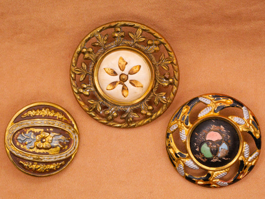 Victorian Border Center Design Metal Button Various 22-31mm