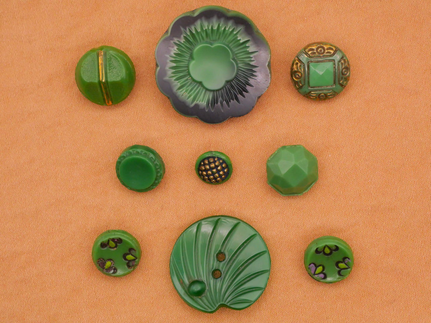 Kelly Green Vintage Glass Button Various 7-22mm