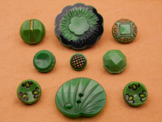 Kelly Green Vintage Glass Button Various 7-22mm