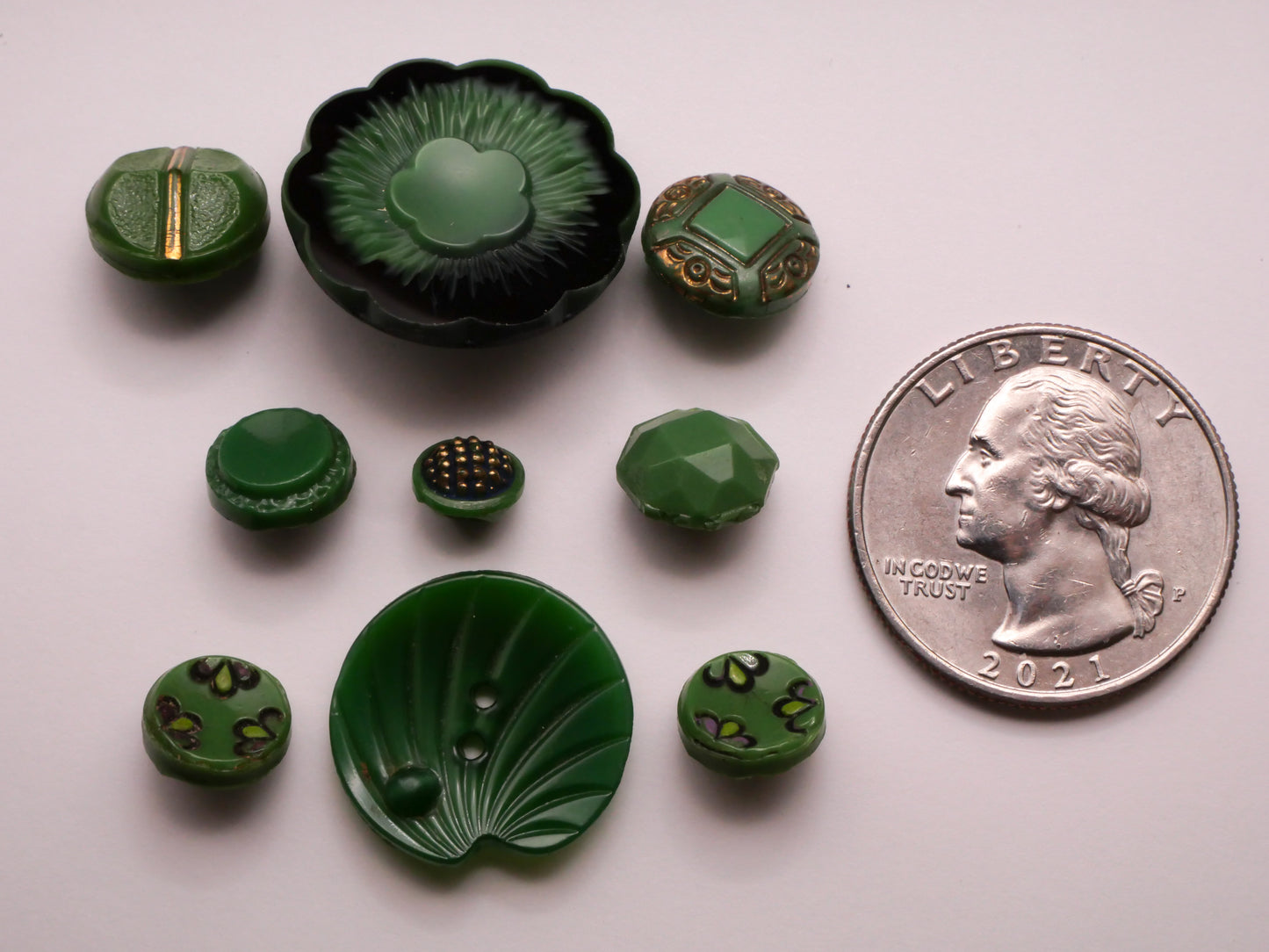 Kelly Green Vintage Glass Button Various 7-22mm