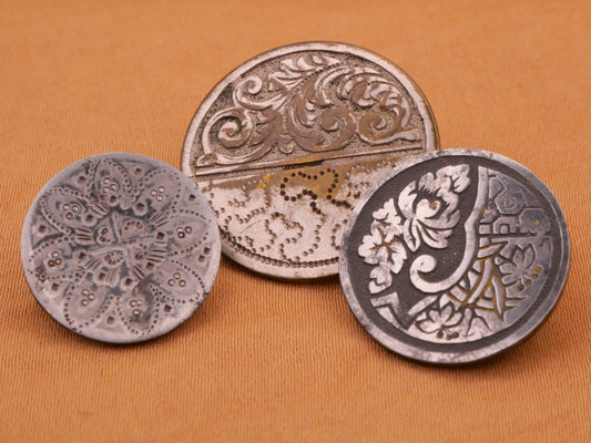 Asian Flower Scroll Design Mirror Finish Metal Set of Three Buttons 16-23mm