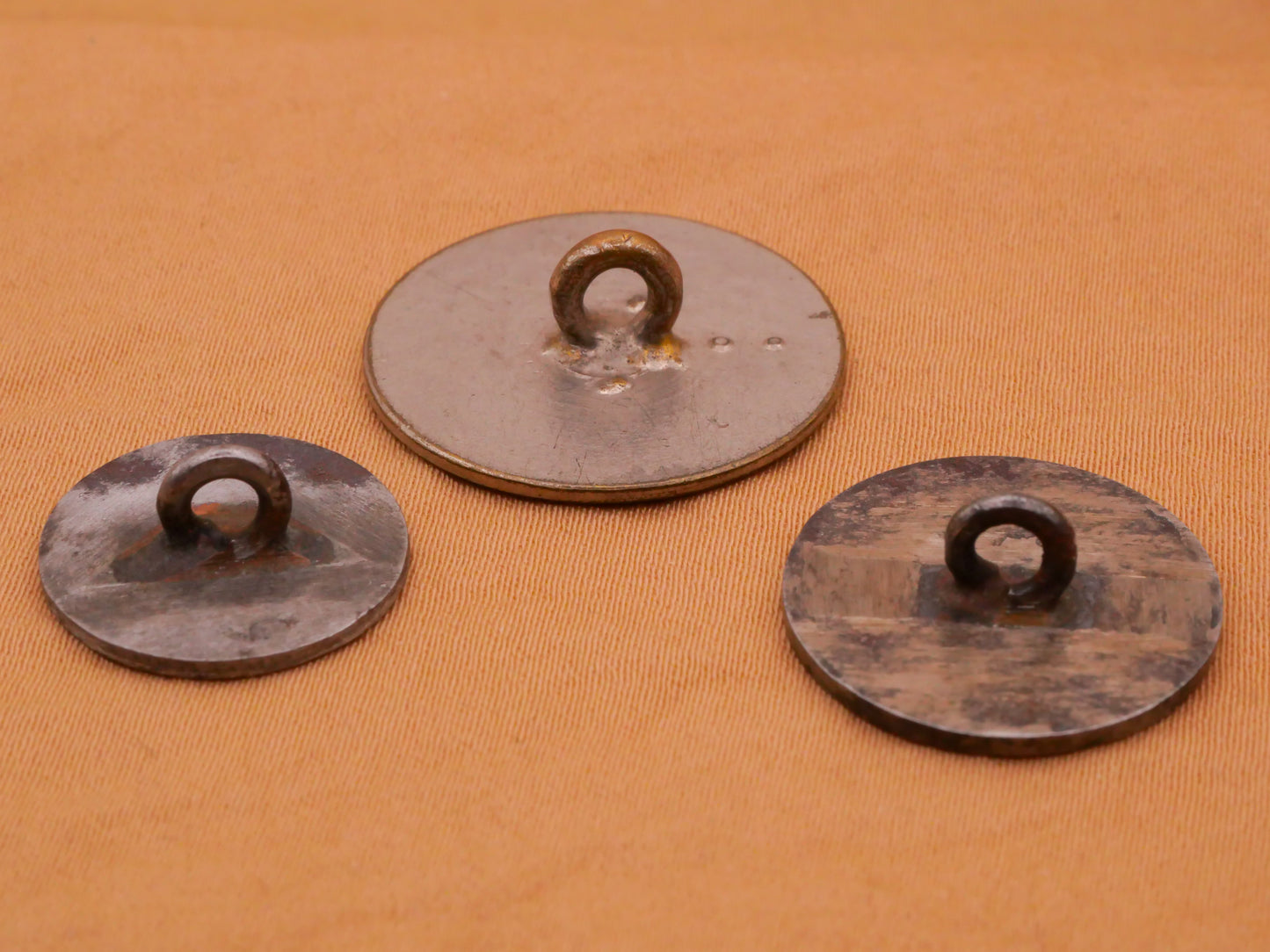 Asian Flower Scroll Design Mirror Finish Metal Set of Three Buttons 16-23mm