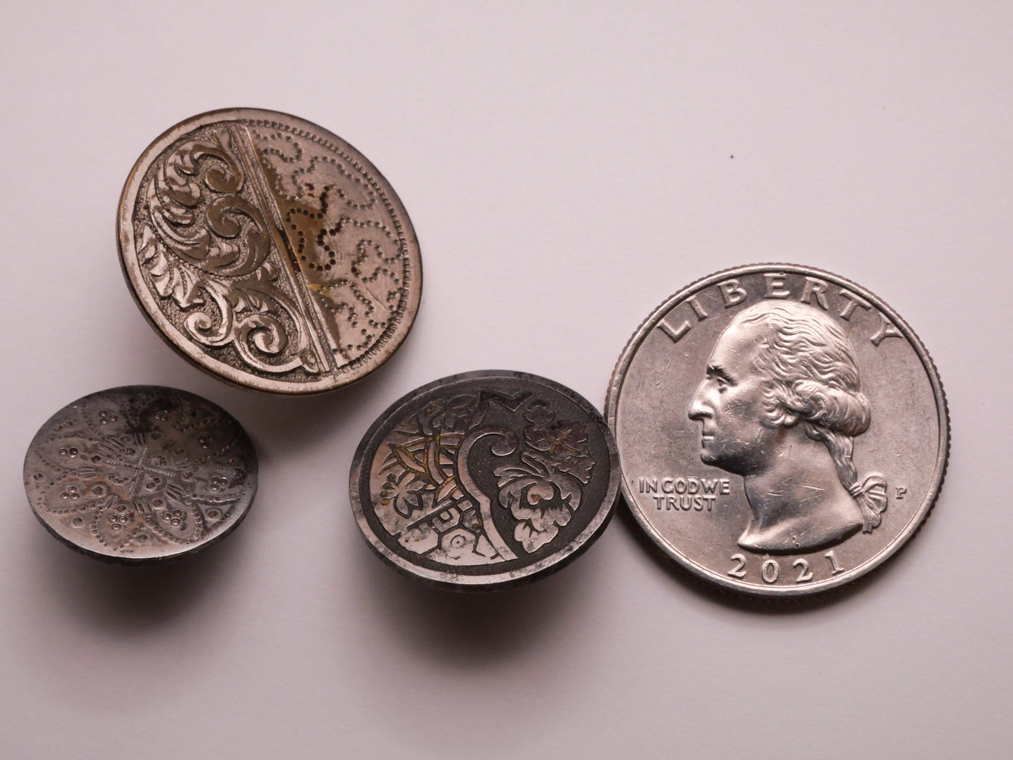 Asian Flower Scroll Design Mirror Finish Metal Set of Three Buttons 16-23mm