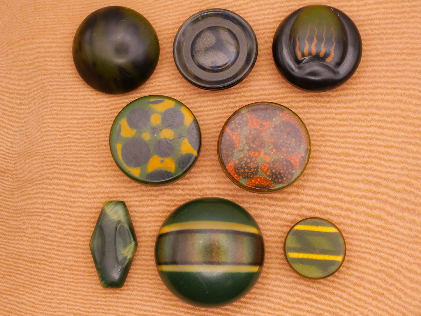 Green Design Celluloid Early Plastic Button Various 12-28mm
