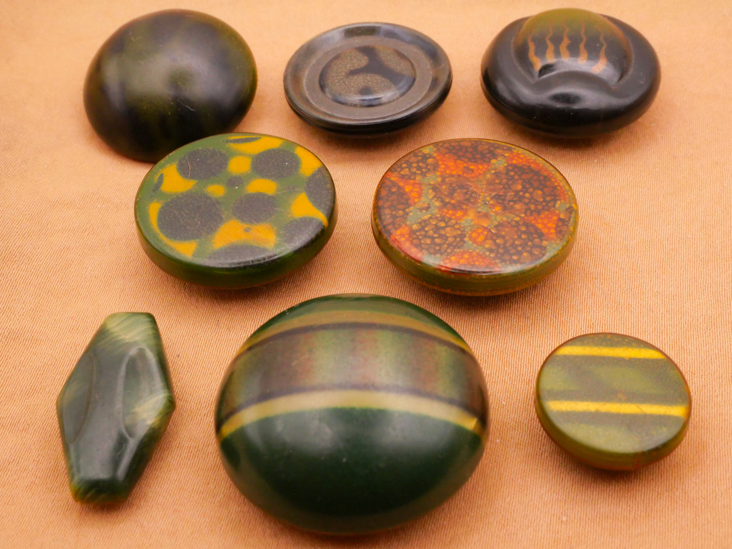 Green Design Celluloid Early Plastic Button Various 12-28mm