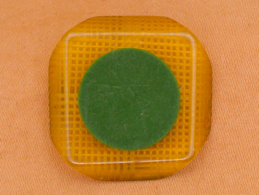 Green Dot Embedded Hatch Apple Juice Bakelite Early Plastic Button 26mm