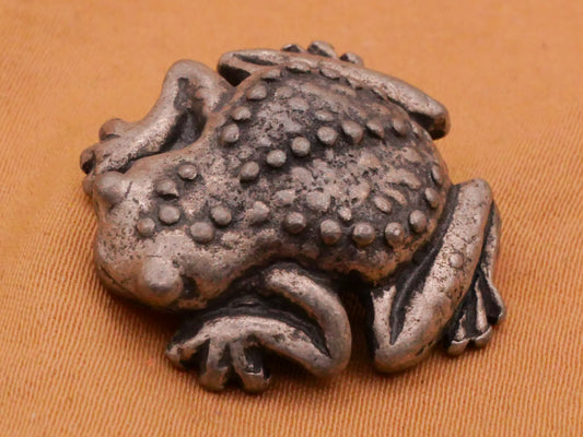 Toad Frog Realistic Zia River Co Pewter Metal Button 22x23mm