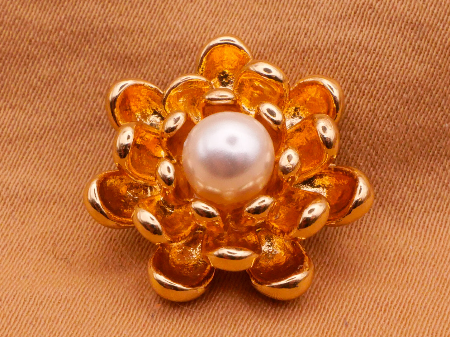 Lotus Flower Faux Pearl Gold Metal Button 19mm