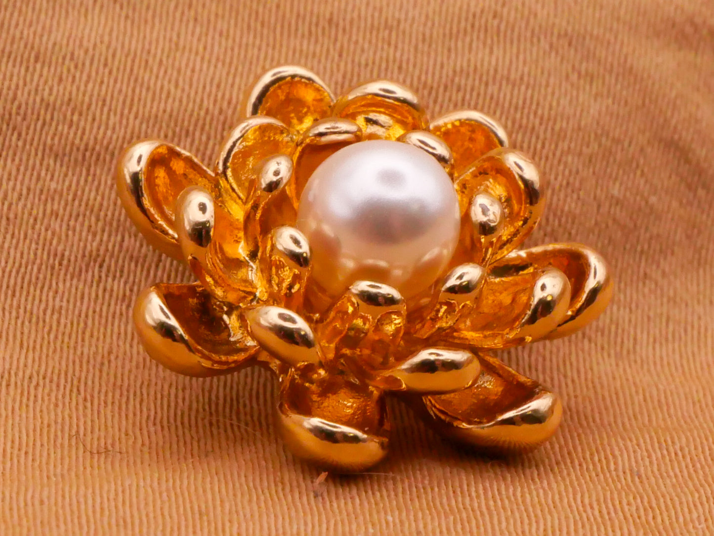 Lotus Flower Faux Pearl Gold Metal Button 19mm