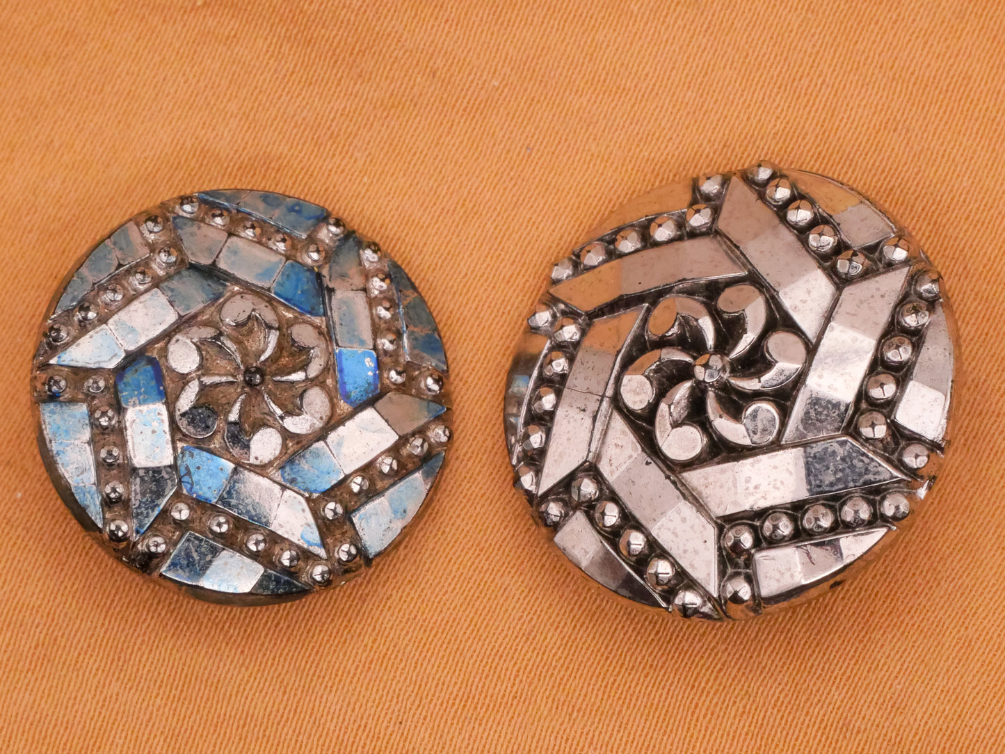 Galaxy Star Look Luster Black Glass Button Various 20-23mm