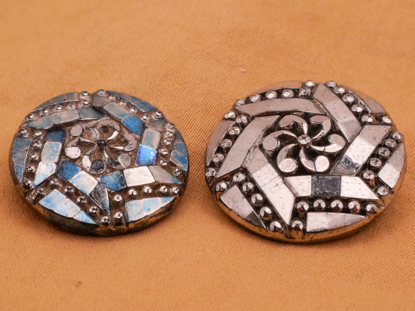Galaxy Star Look Luster Black Glass Button Various 20-23mm