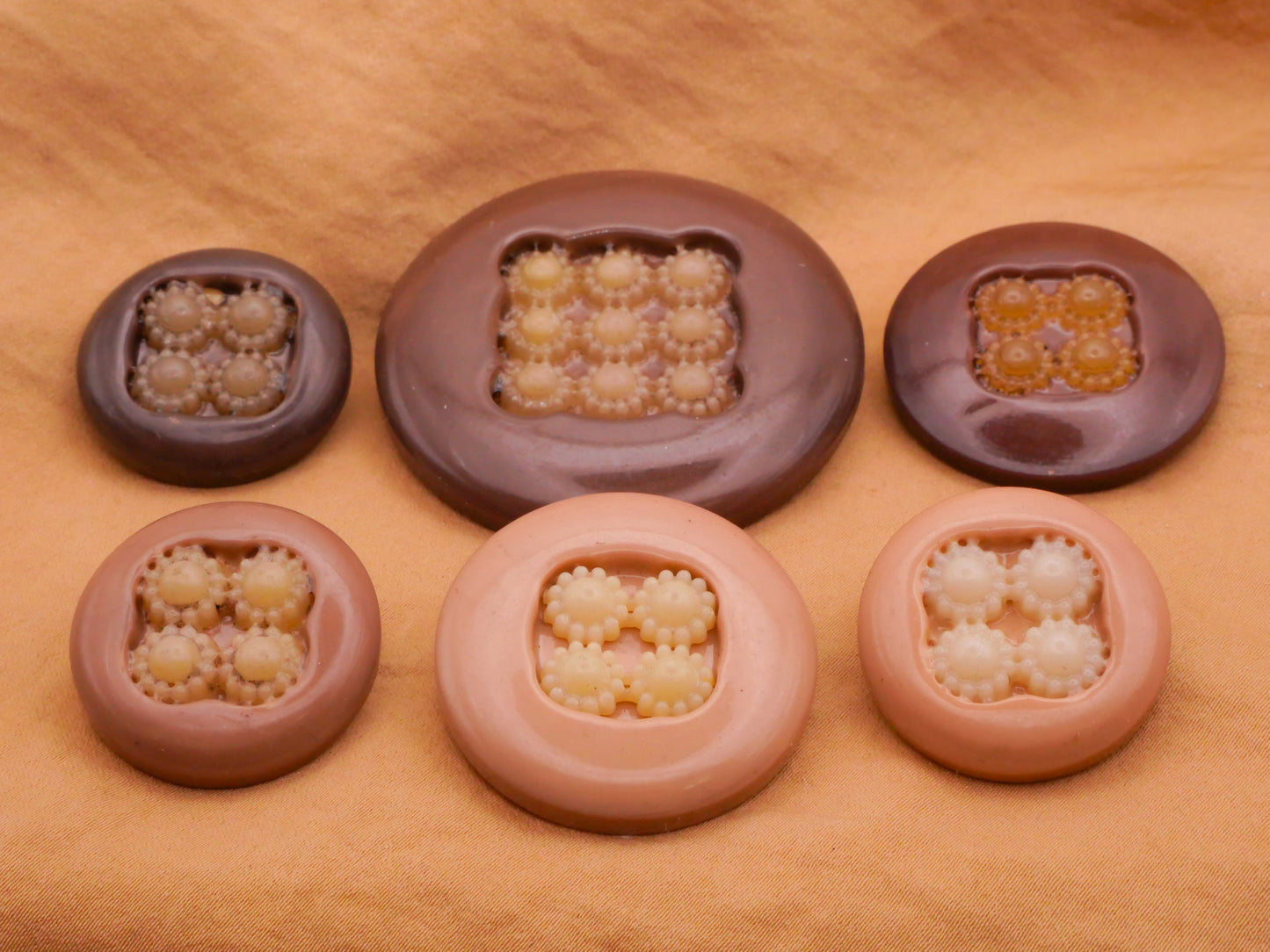 Tufted Quilted Look Celluloid Early Plastic Button Various 27-49mm