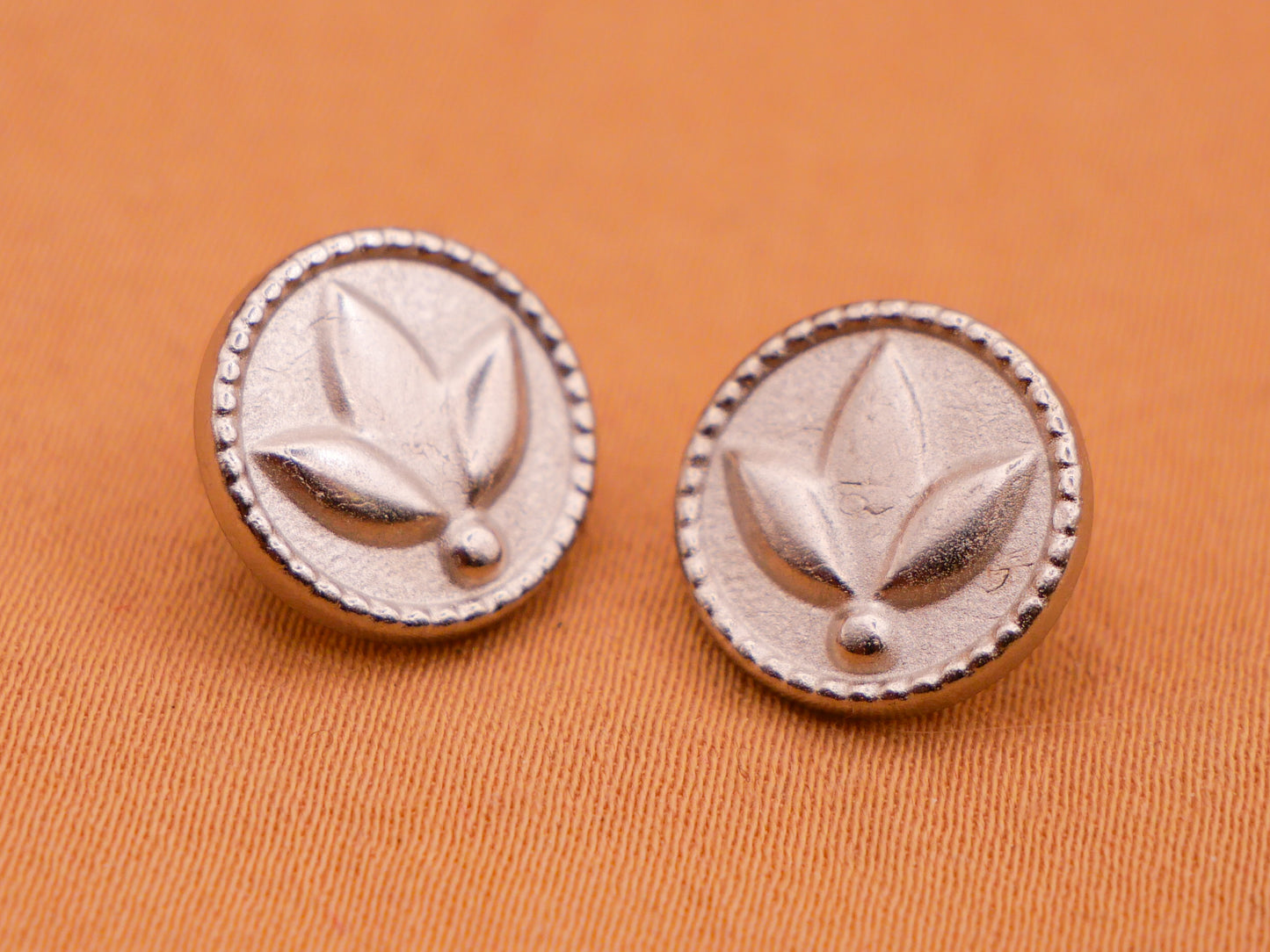 Lily Flower Leaf Metal Pair of Buttons 11mm