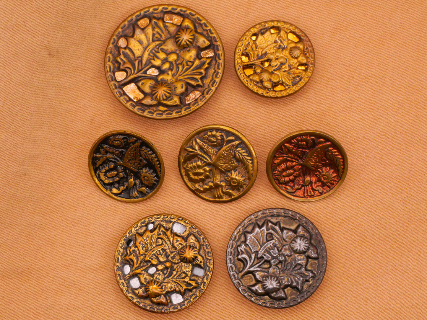 Butterfly Flower Garden Design Victorian Metal Button Various 18-29mm