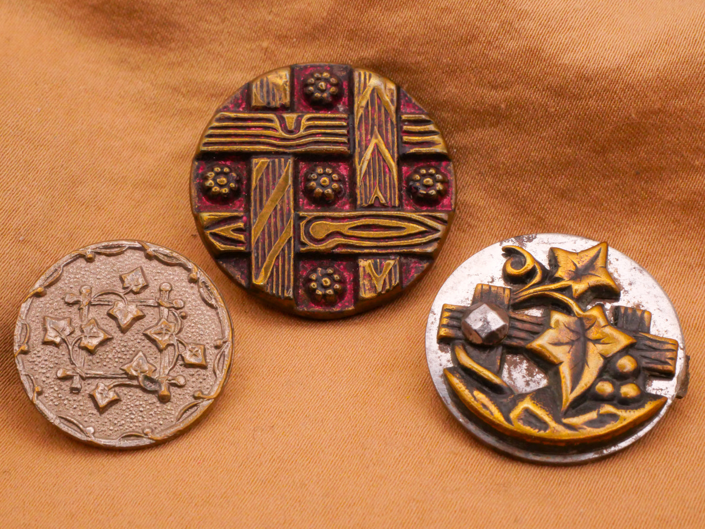 Fence Wood Foliage or Flowers Metal Button Various 20-26mm
