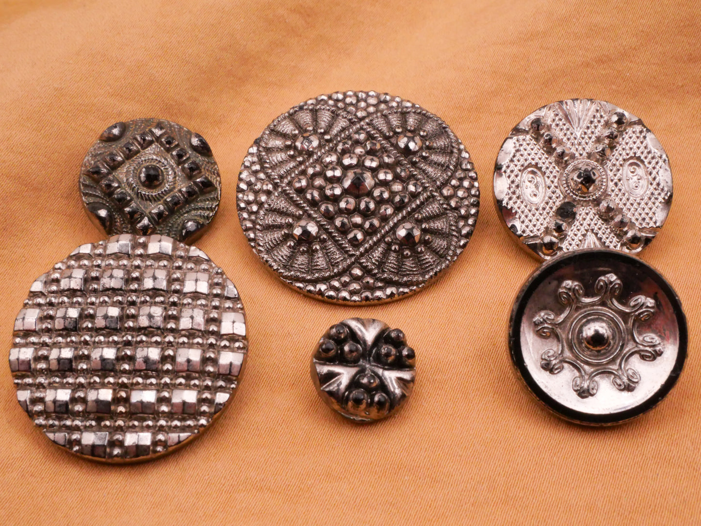Old World Look Silver Luster Black Glass Button Various 12-31mm