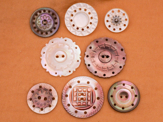 Pierced Wreath Carved Mother of Pearl Button Various 13-22mm